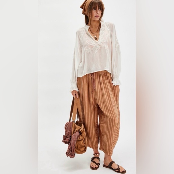 Free People Bali Dragon Lily Blouse NWT Size LARGE. - Picture 3 of 12